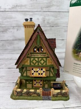 DEPARTMENT 56 Hedgerow Garden Cottage  Dickens  Village 2000